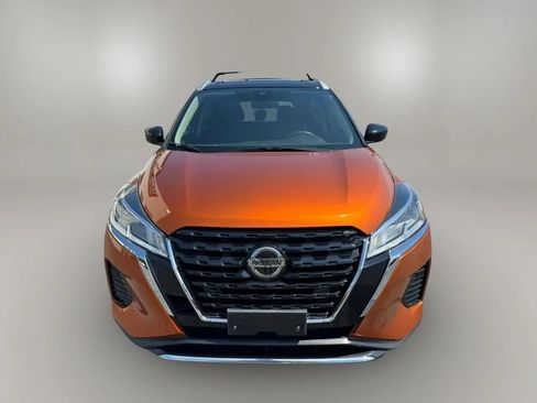 Used 2021 Nissan Kicks SV w/ Exterior Package FWD image 3
