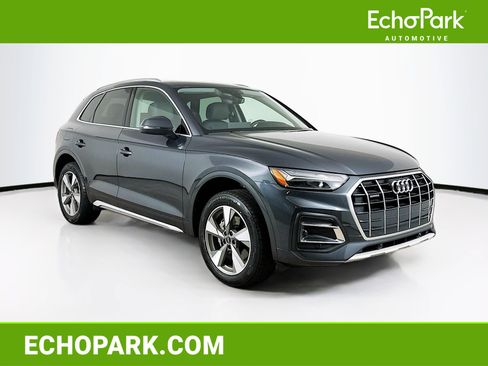 Used 2024 Audi Q5 Premium w/ Convenience Package image 1