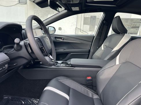 New 2026 Toyota Camry Hybrid image 10