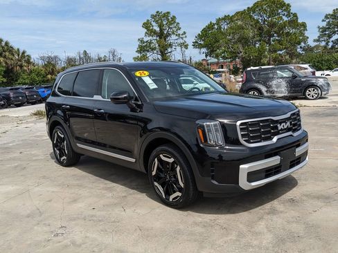 Used 2025 Kia Telluride S AWD/4WD image 2