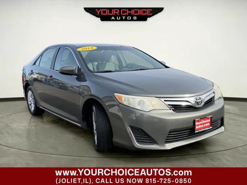 Used 2014 Toyota Camry LE image 7