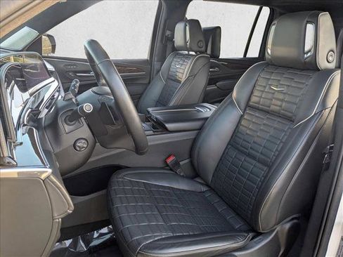 Used 2021 Cadillac Escalade ESV Sport Platinum w/ Heavy-Duty Trailer Package image 15