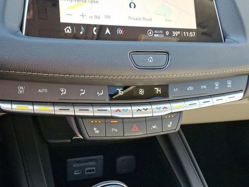 Used 2023 Cadillac XT4 Luxury w/ Cold Weather Package image 20