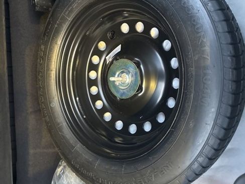 Used 2021 Volkswagen Atlas Cross Sport SEL image 22