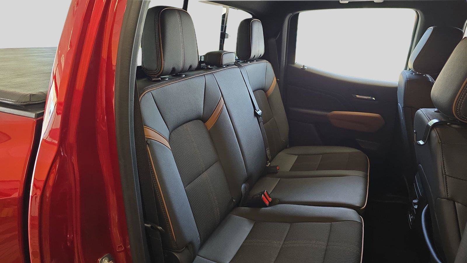 Used 2023 GMC Canyon AT4 w/ Canyon Safety Plus Package AWD/4WD image 17