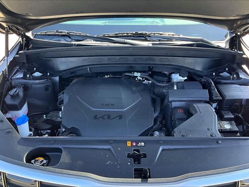 Used 2025 Kia Telluride S FWD image 30