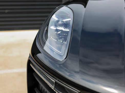 Certified 2026 Porsche Macan S AWD/4WD image 13