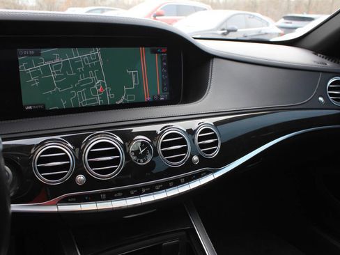 Used 2020 Mercedes-Benz S 560 4MATIC Sedan image 19