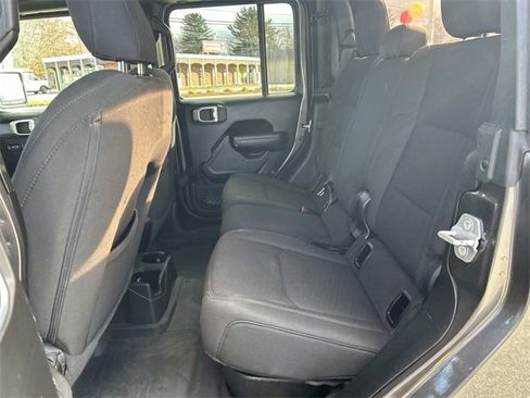 Used 2023 Jeep Gladiator Sport image 13