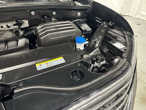 Used 2025 Volkswagen Atlas SE image 70