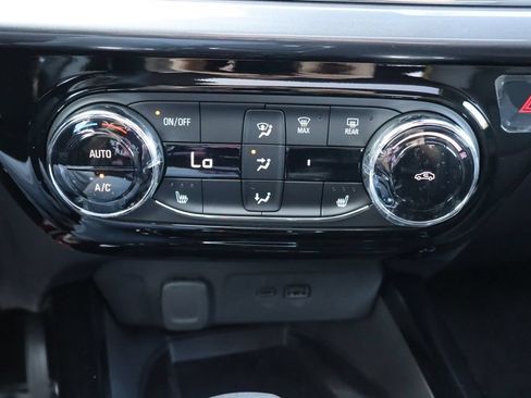 New 2026 Chevrolet Trax ACTIV w/ Sunroof Package FWD image 13