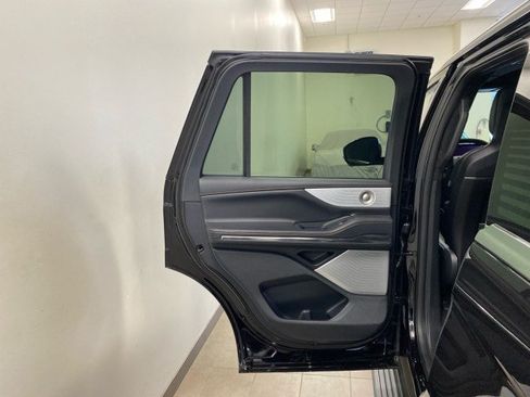 New 2026 Lincoln Navigator Black Label AWD/4WD image 11