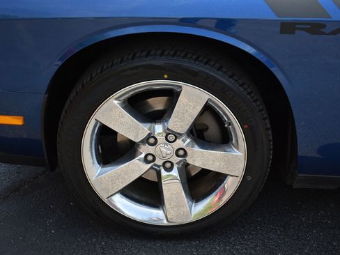 Used 2009 Dodge Challenger R/T w/ Sound Group RWD image 9