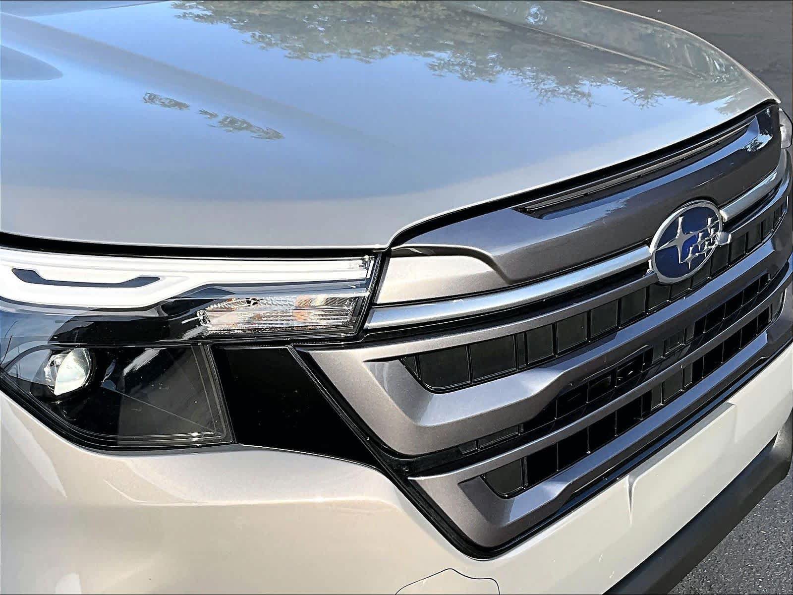 Used 2025 Subaru Forester Premium AWD/4WD image 33