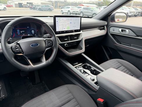 Used 2025 Ford Explorer ST-Line AWD/4WD image 24