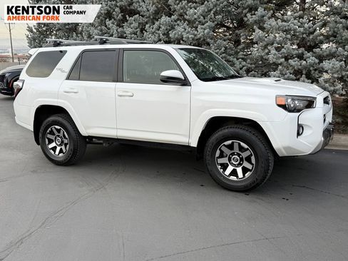Used 2020 Toyota 4Runner TRD Off-Road image 11