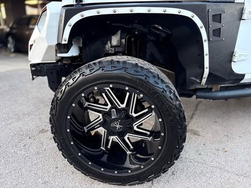 Used 2017 Jeep Wrangler Unlimited Sport image 10