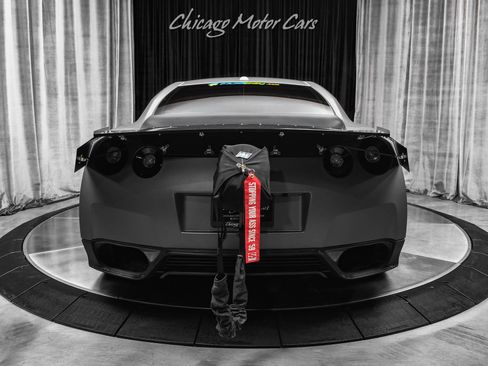 Used 2013 Nissan GT-R Black Edition AWD/4WD image 4