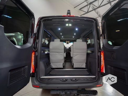 Used 2025 Mercedes-Benz Sprinter 2500 image 40