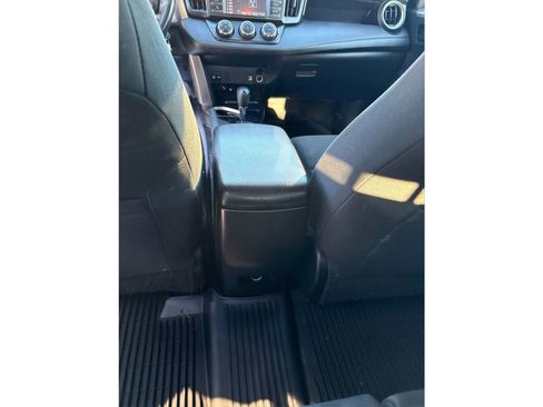 Used 2016 Toyota RAV4 LE AWD/4WD image 24