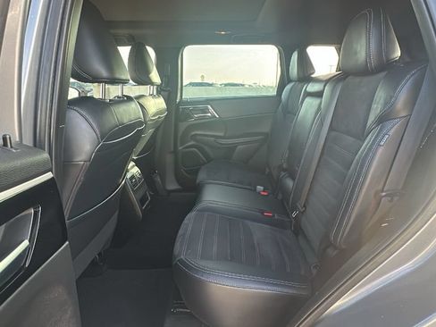 Used 2022 Mitsubishi Outlander SE FWD image 33