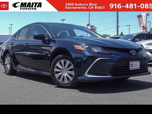 Used 2021 Toyota Camry LE FWD image 1