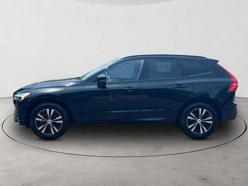 Certified 2025 Volvo XC60 B5 Core AWD/4WD image 2