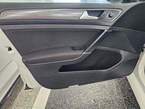 Used 2019 Volkswagen Golf S FWD image 30