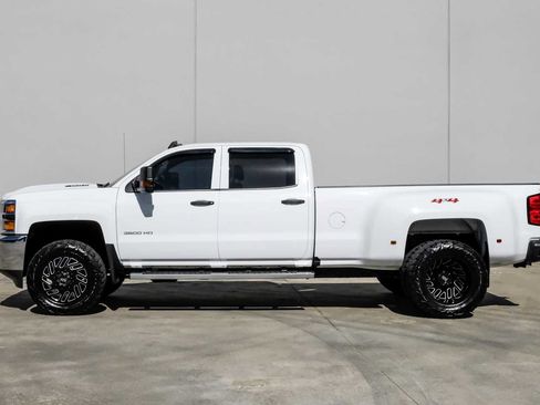 Used 2019 Chevrolet Silverado 3500 W/T w/ WT Convenience Package image 11
