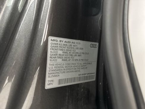 Used 2024 Audi Q8 Premium Plus w/ Premium Plus Package image 38