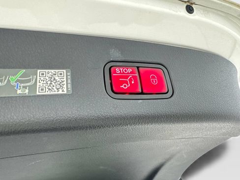 Used 2024 Mercedes-Benz GLC 300 image 76