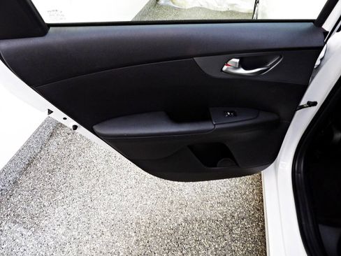 Used 2021 Kia Forte Sedan FWD image 9