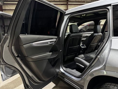 Used 2022 Cadillac XT6 Luxury image 16