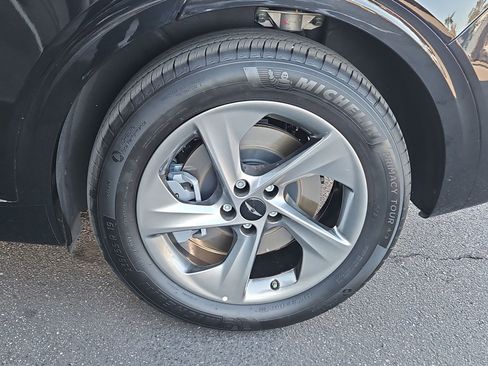 New 2026 Genesis GV70 2.5T Advanced AWD/4WD image 12