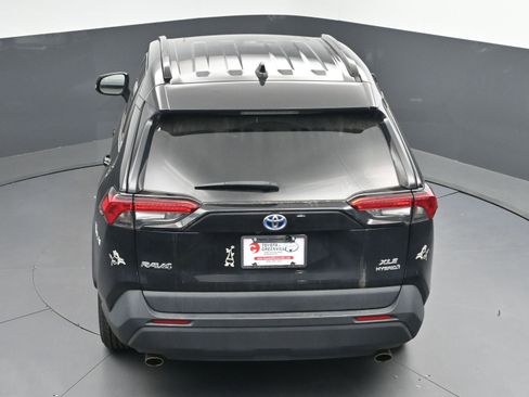Certified 2022 Toyota RAV4 XLE image 33