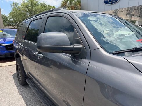 Used 2014 Toyota Sequoia SR5 RWD image 10
