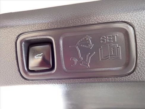 Used 2023 Ford Expedition Max Limited image 9