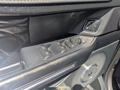 Used 2018 Ford Expedition Max Platinum AWD/4WD image 10