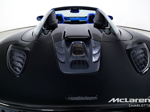 Used 2025 McLaren Artura Spider image 25