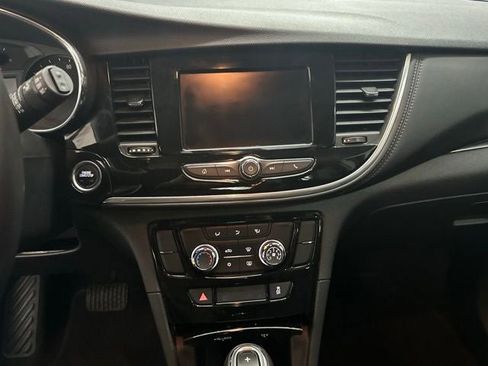 Used 2022 Buick Encore Preferred FWD image 11