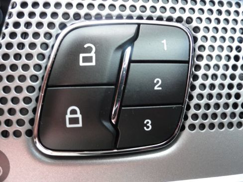 Used 2021 Ford Explorer Limited w/ Equipment Group 301A RWD image 37