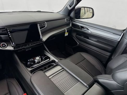 New 2026 Jeep Grand Wagoneer Limited AWD/4WD image 25