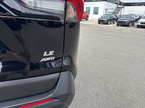 Used 2025 Toyota RAV4 LE image 28