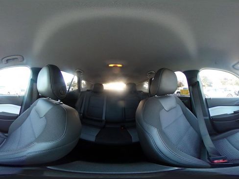 Used 2025 Chevrolet Trax LT w/ LT Convenience Package image 45