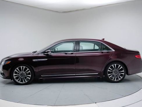 Used 2018 Lincoln Continental Select w/ Continental Climate Package FWD image 2