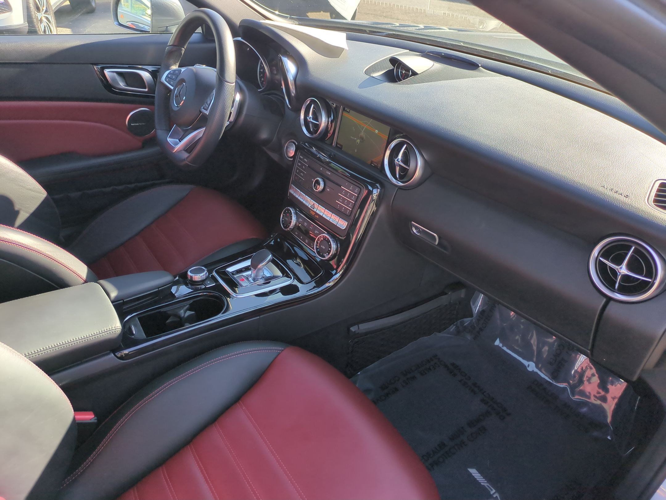 Used 2018 Mercedes-Benz SLC 300 image 34