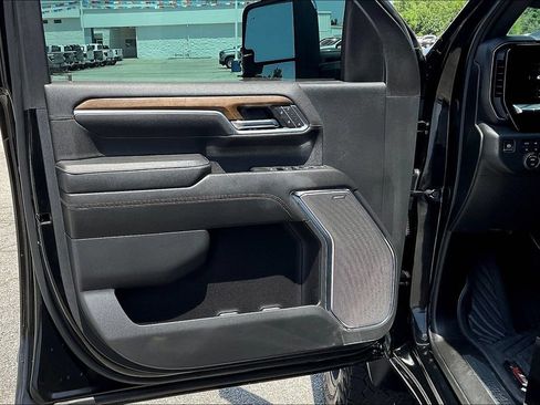 Used 2024 Chevrolet Silverado 2500 High Country AWD/4WD image 19