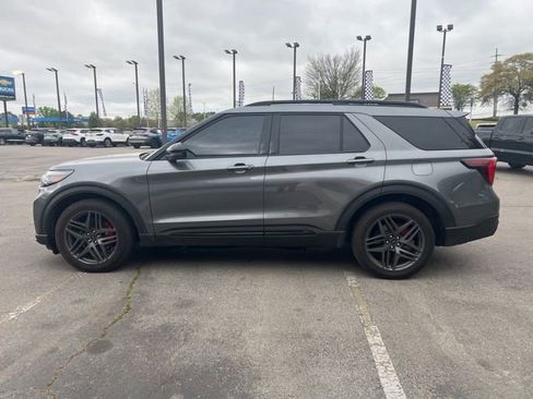 Used 2025 Ford Explorer ST w/ Sun And Sound Package image 8