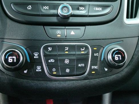 Used 2022 Chevrolet Malibu LT FWD image 24