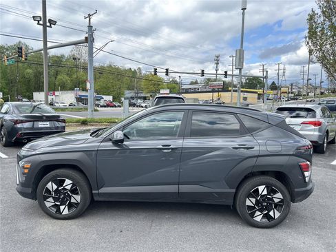 Used 2024 Hyundai Kona SEL AWD/4WD image 2